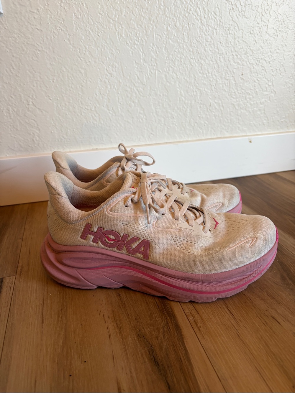 Hoka Women's Clifton 10. Rose, size 9.